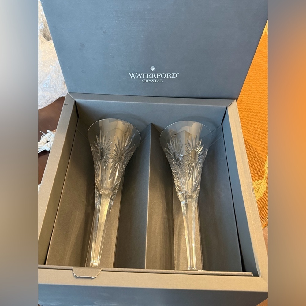 New in box Waterford Crystal champagne Toasting Flute Pair health starburst
